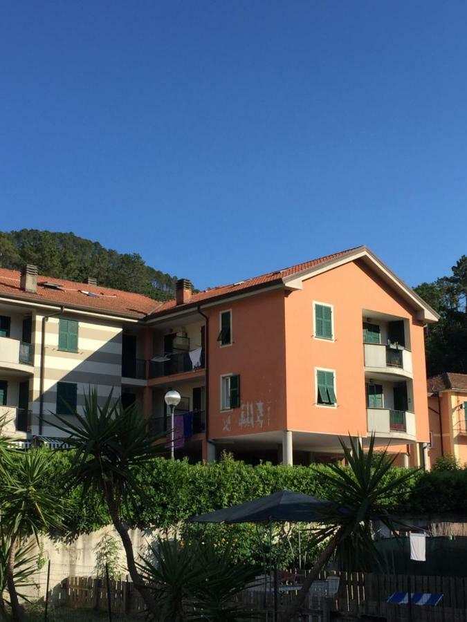 Smeraldo Levanto Eksteriør billede